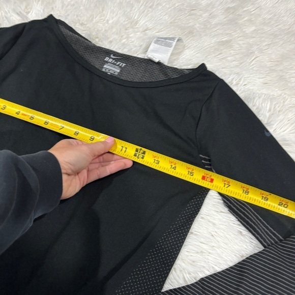 Nike Dri-Fit Epic Knit Crew Running Top Women's Size XS Black Gray - Picture 9 of 13